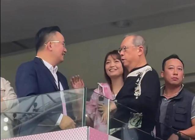 yid, 主人, 球赛